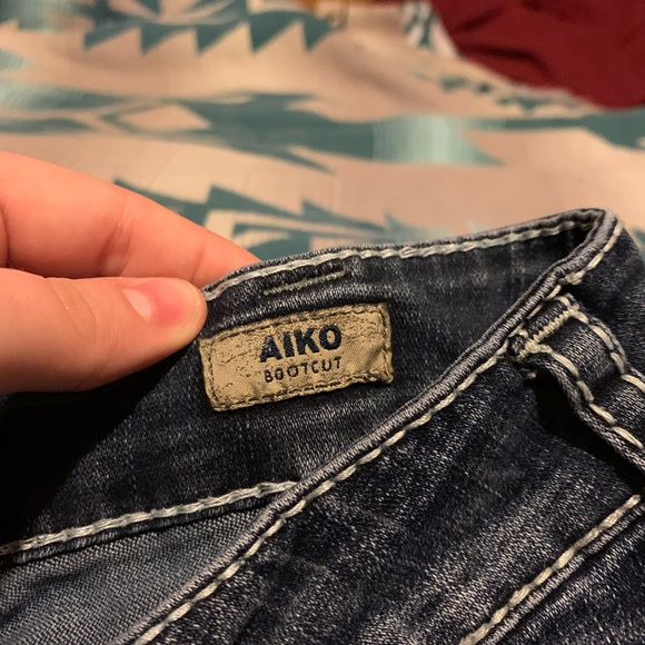 Silver Jeans - Picture 4 of 6